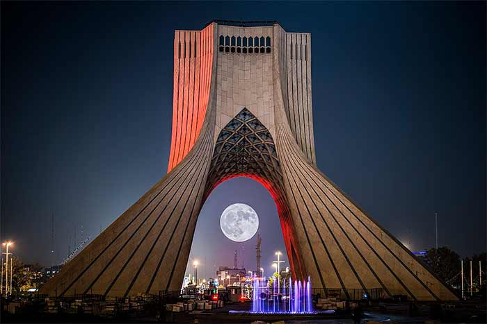 توریستی برج آزادی